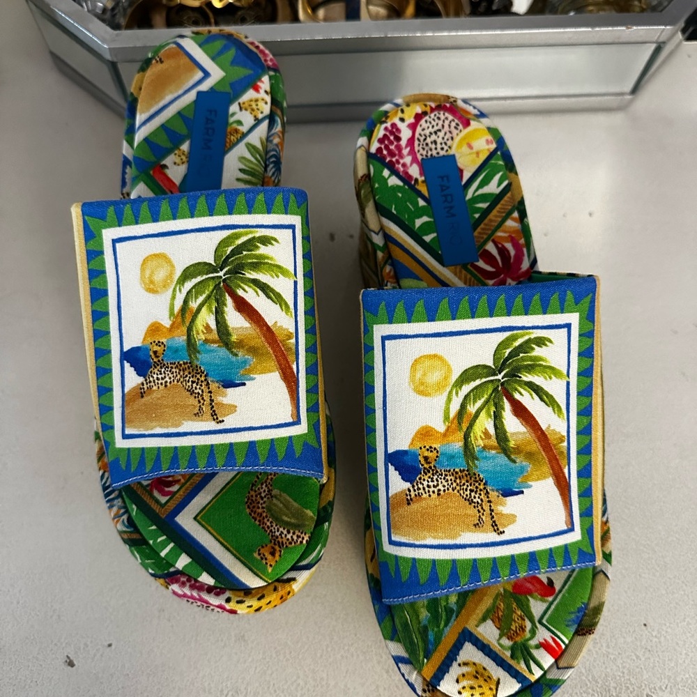 FARM Rio Multicolor Tropical Print Women's Shoes